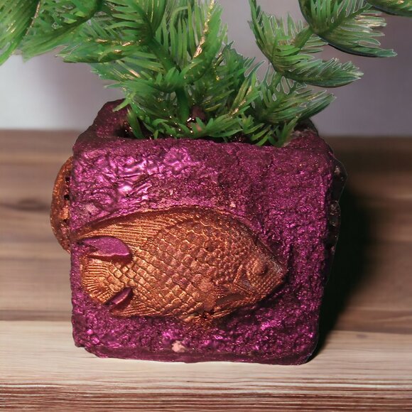 Aquarium Decoration - Purple Sea Animals with Tall Green Plants. - Picture 4 of 7